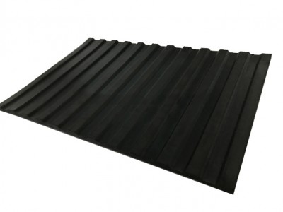 Deep wide groove striped rubber s